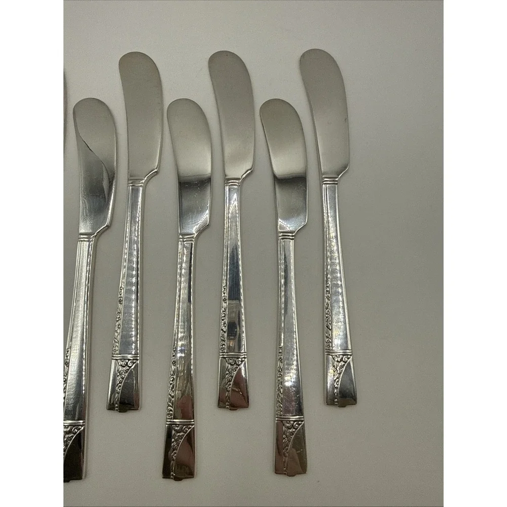 8 - Oneida Nobility Plate CAPRICE Silverplate Butter Spreaders NEW